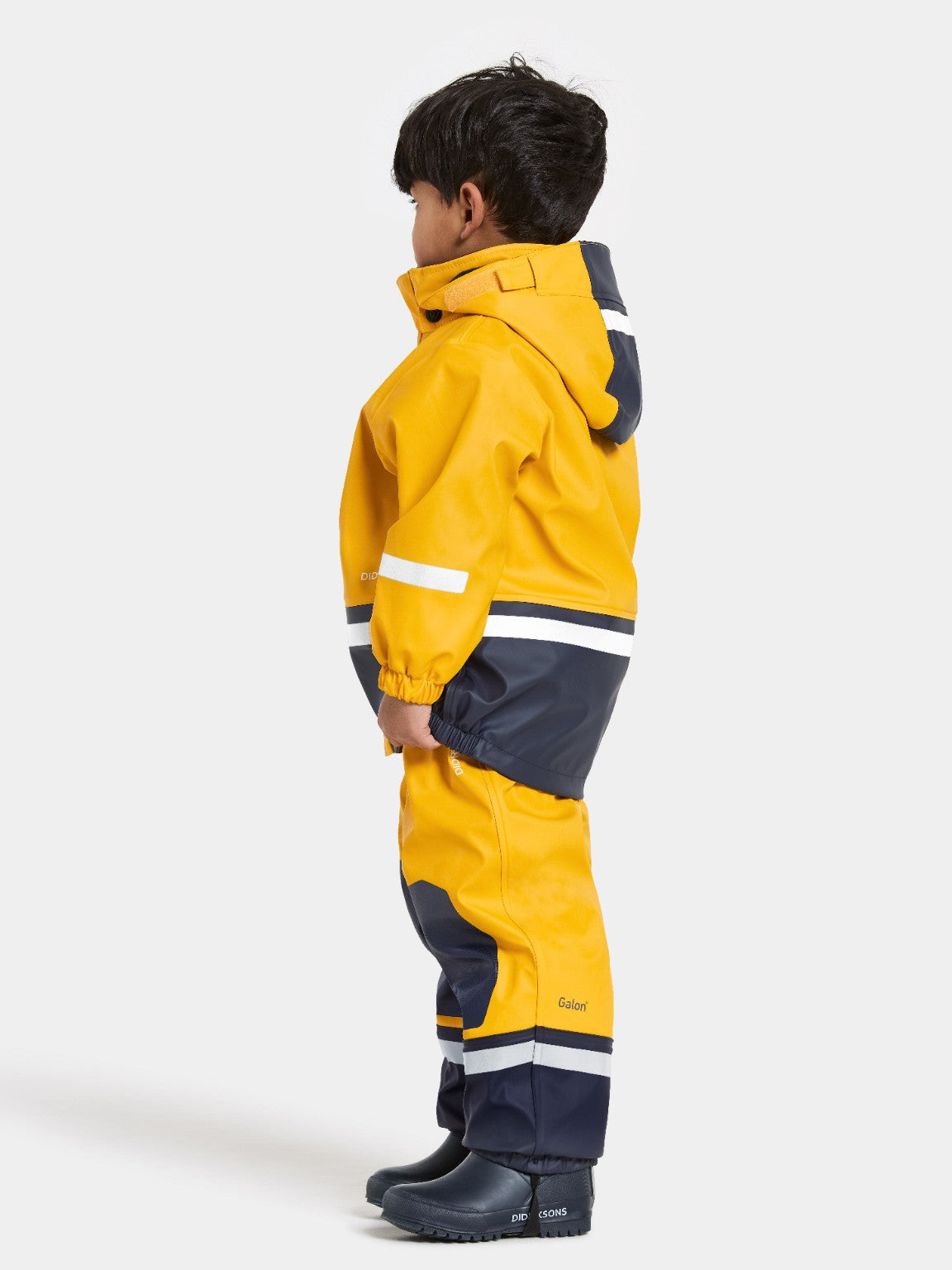 Didriksons Boardman Kids Set – Oat Yellow, model side